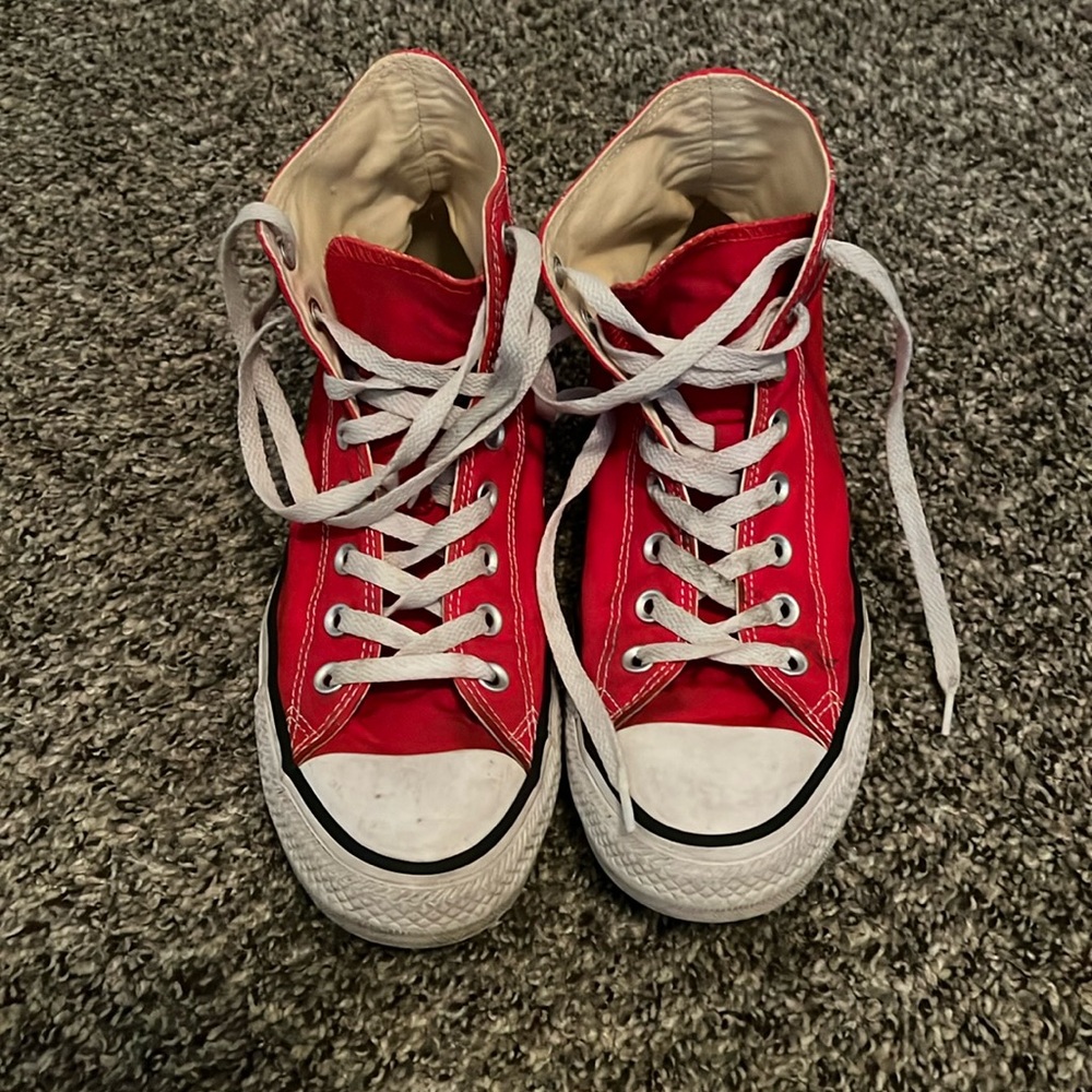 Chuck Taylor High top converse red
